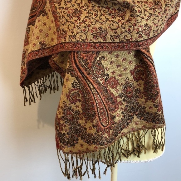 Trending Burgundy Blanket Scarf Reversible Wrap / Scarf with Fringed Edge - Picture 3 of 5